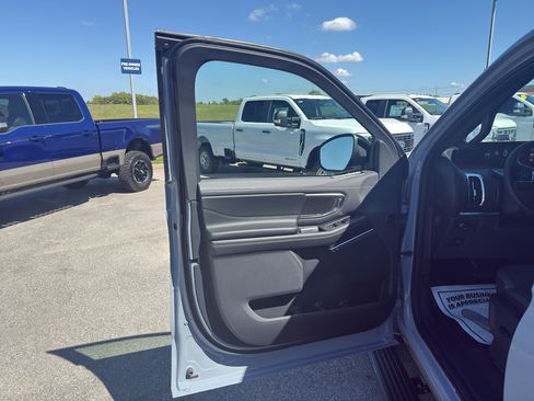 New 2025 Ford Expedition Platinum w/ Stealth Performance Package image 19