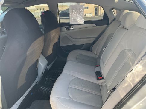 Used 2016 Hyundai Sonata SE FWD image 13