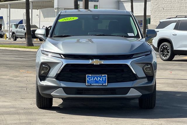 Used 2025 Chevrolet Blazer LT AWD/4WD image 9