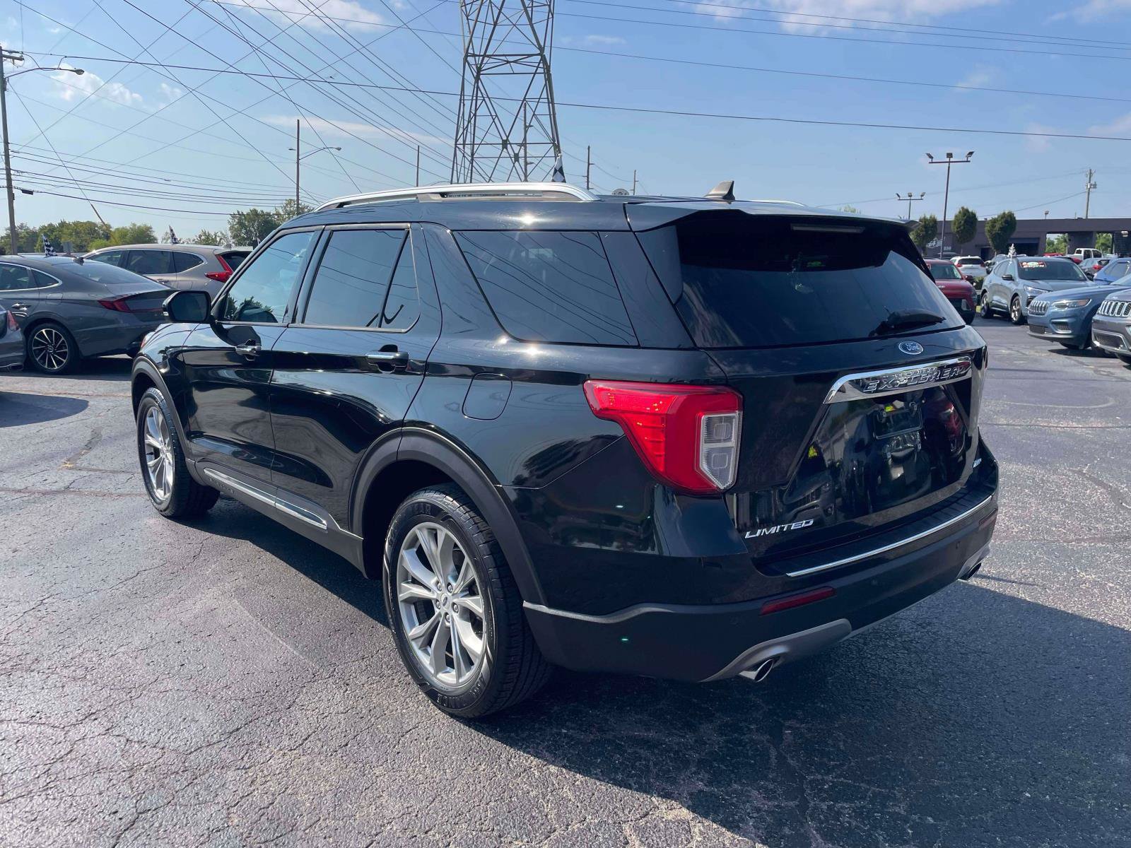 Used 2021 Ford Explorer Limited w/ Equipment Group 301A AWD/4WD image 5