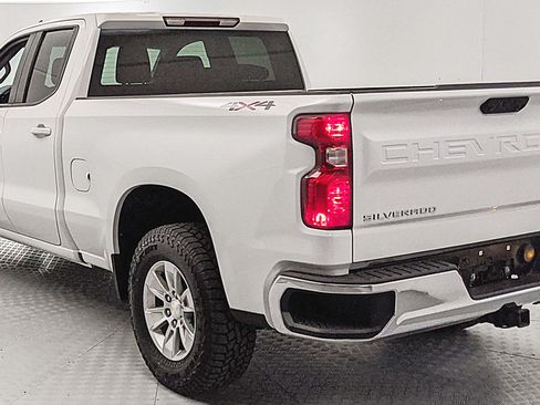 Used 2022 Chevrolet Silverado 1500 LT w/ Protection Package AWD/4WD image 4