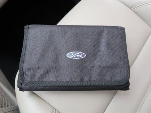 Used 2018 Ford Escape Titanium AWD/4WD image 28