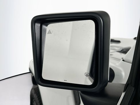 Used 2023 Jeep Wrangler Unlimited Sahara image 16