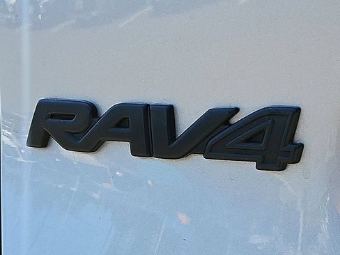 Used 2019 Toyota RAV4 LE w/ All Weather Liner Package AWD/4WD image 29