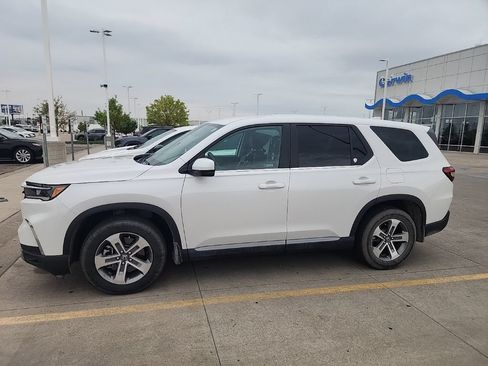 Used 2024 Honda Pilot EX-L image 6