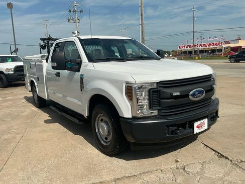 Used 2019 Ford F250 XL w/ Power Equipment Group RWD image 4