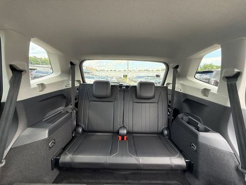 Used 2023 Volkswagen Tiguan SE FWD image 24