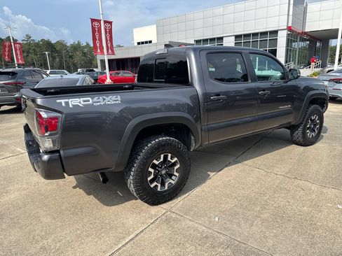 Certified 2023 Toyota Tacoma TRD Off-Road w/ Technology Package AWD/4WD image 8