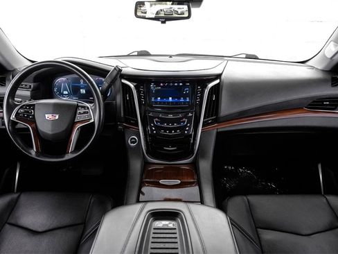 Used 2020 Cadillac Escalade Premium Luxury image 11