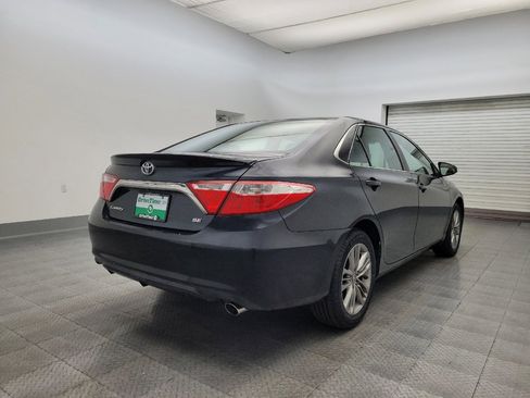 Used 2016 Toyota Camry SE image 9