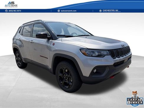 Used 2024 Jeep Compass Trailhawk AWD/4WD image 8