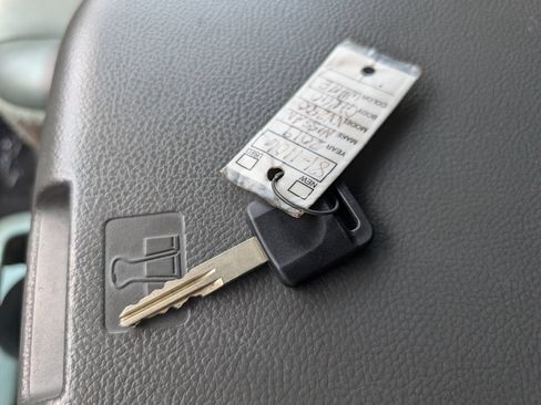Used 2019 Nissan NV 2500 SV RWD image 25