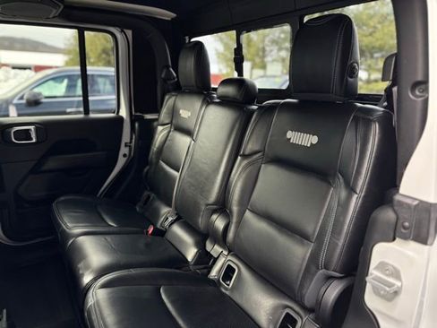 Used 2021 Jeep Gladiator Overland image 24