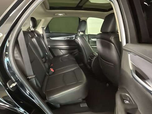 Used 2017 Cadillac XT5 Luxury AWD/4WD image 32
