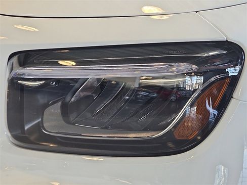 New 2026 Mercedes-Benz GLB 250 image 7