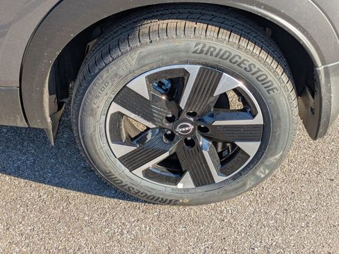 New 2026 Nissan Kicks SV w/ SV Premium Package AWD/4WD image 13