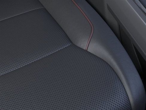 New 2026 Ford F250 Lariat w/ Chrome Package image 16