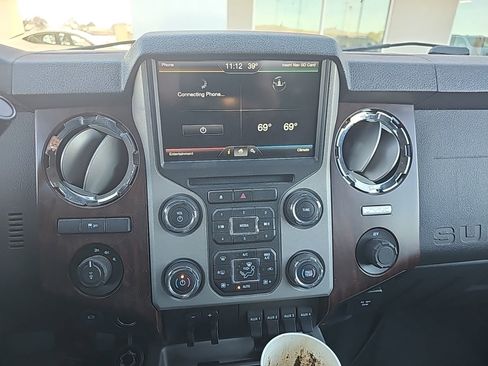 Used 2016 Ford F250 Lariat image 10