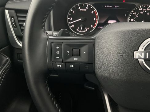 Used 2025 Nissan Rogue SV FWD image 30