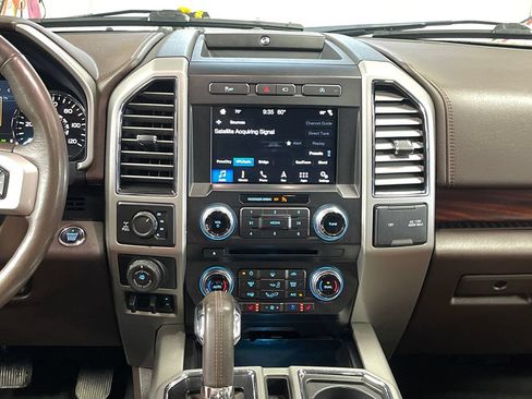 Used 2018 Ford F150 King Ranch w/ Equipment Group 601A Luxury AWD/4WD image 19