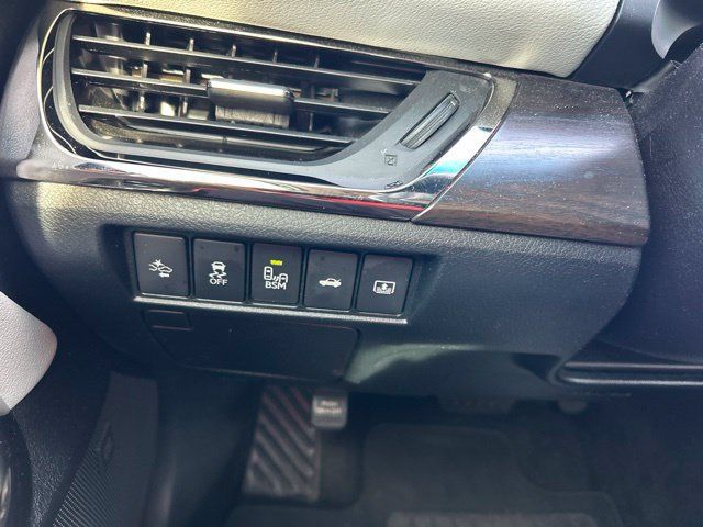 Used 2016 Toyota Avalon Limited w/ Toyota Safety Sense Package FWD image 24
