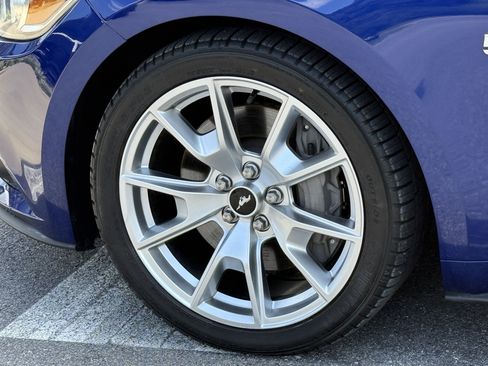 Used 2015 Ford Mustang GT Premium w/ Equipment Group 401A RWD image 9