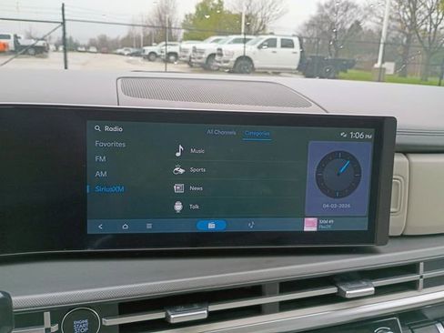 Used 2025 Hyundai Santa Fe SEL image 21