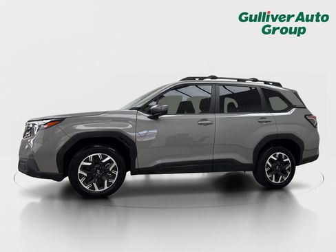 Used 2025 Subaru Forester Premium AWD/4WD image 2