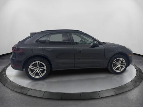 Used 2017 Porsche Macan AWD/4WD image 4