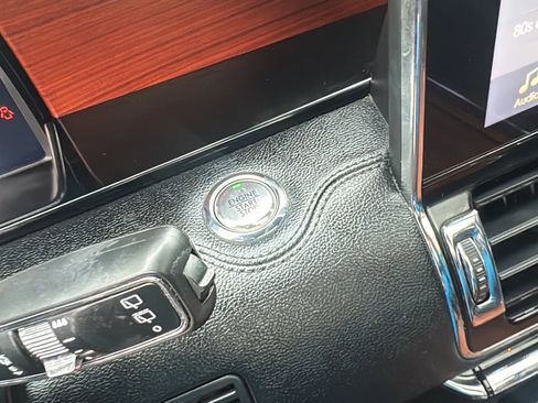 Used 2019 Lincoln Navigator Select RWD image 18