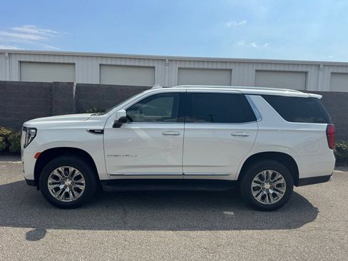 Used 2022 GMC Yukon Denali RWD image 3