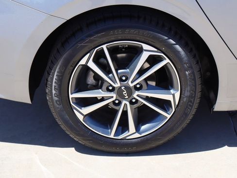 Used 2023 Kia Forte LXS FWD image 28