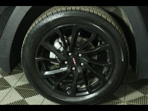 Used 2023 GMC Terrain SLE w/ Driver Convenience Package image 5