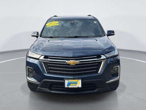 Used 2023 Chevrolet Traverse LT image 2