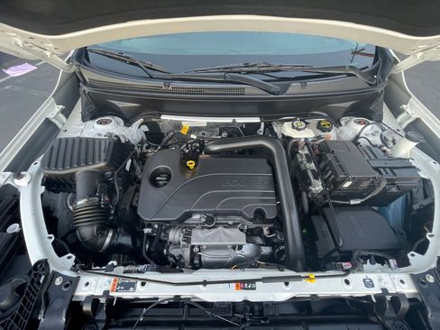 Used 2024 GMC Terrain SLE image 31