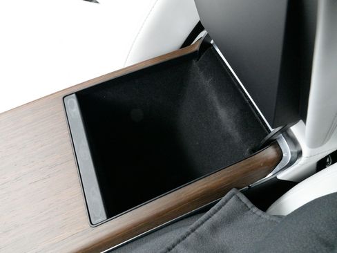 Used 2022 Tesla Model X image 27