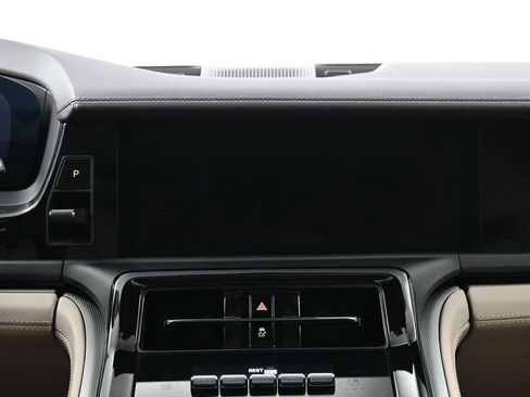 Certified 2024 Porsche Panamera image 11