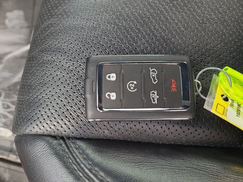 Certified 2024 Jeep Wagoneer Series II w/ Convenience Group I image 28