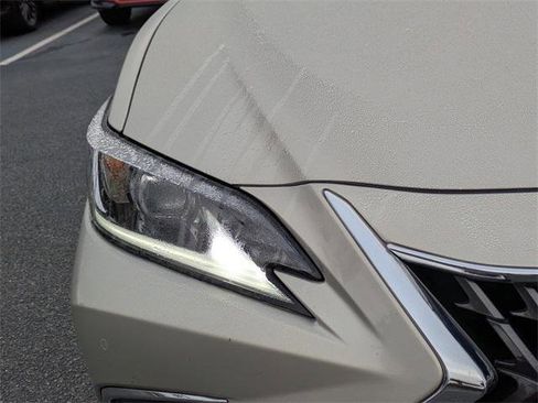 Certified 2025 Lexus ES 300h w/ Premium Package image 10