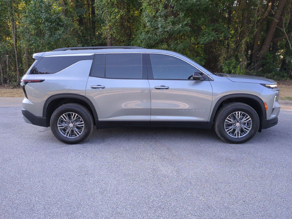 New 2027 Chevrolet Traverse LT w/ Driver Confidence Package AWD/4WD image 3