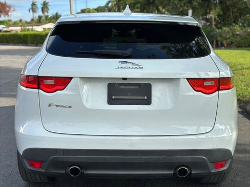 Used 2017 Jaguar F-PACE Premium image 7