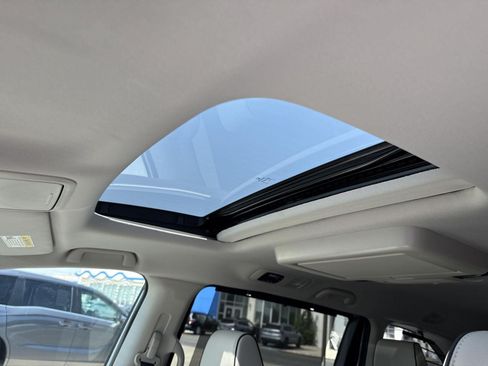 Certified 2026 Honda Odyssey Touring image 16