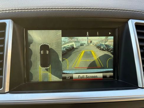 Used 2015 Mercedes-Benz GL 450 4MATIC image 36