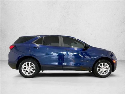 Used 2023 Chevrolet Equinox LS w/ LS Convenience Package FWD image 5