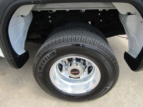 Used 2021 GMC Sierra 3500 SLT w/ SLT Premium Package AWD/4WD image 8