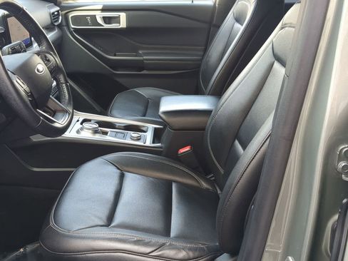 Used 2020 Ford Explorer XLT w/ Equipment Group 202A image 16