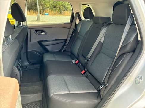 Used 2023 Nissan Rogue SV image 23