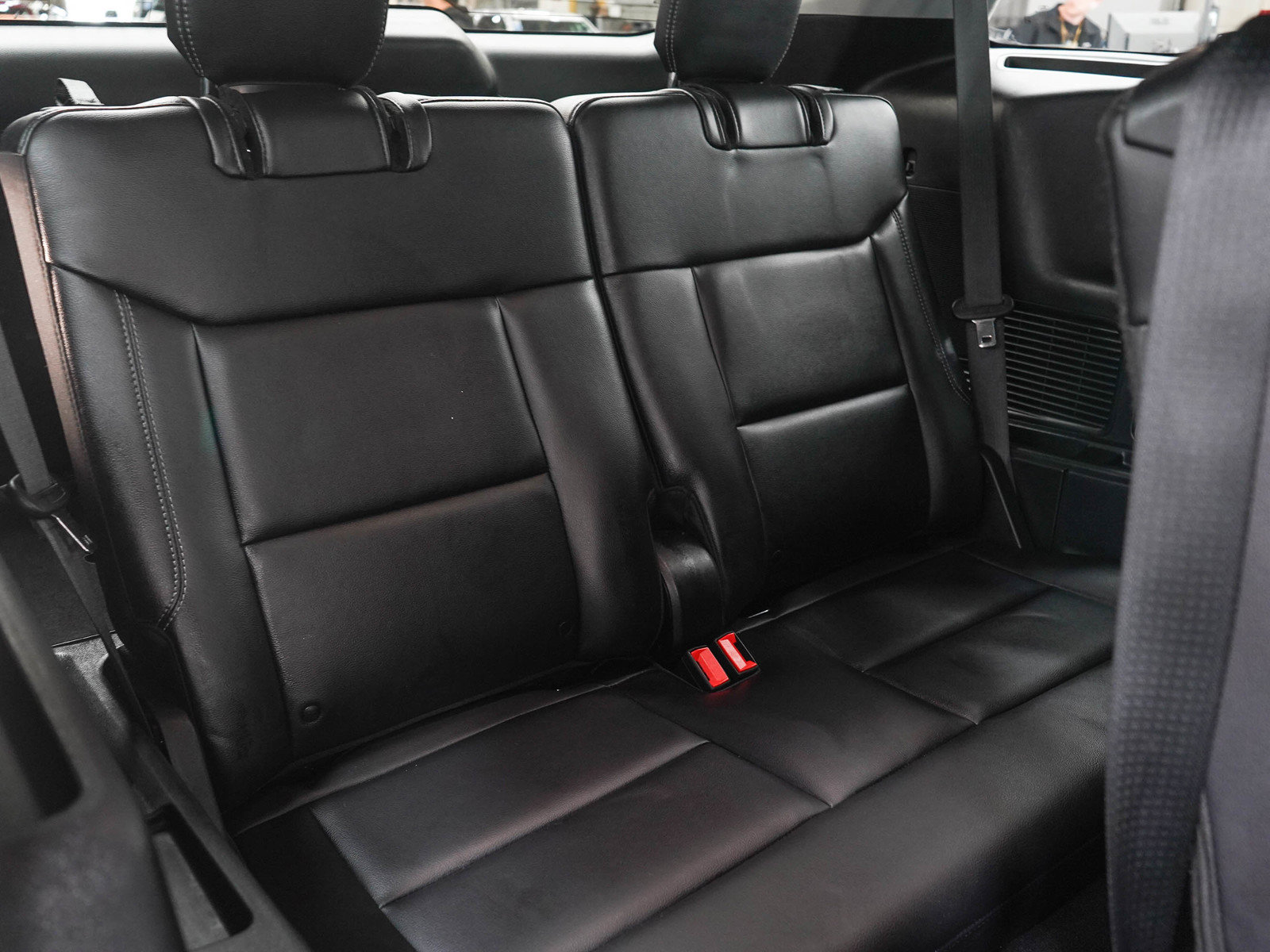 Used 2023 Ford Explorer Limited AWD/4WD image 14