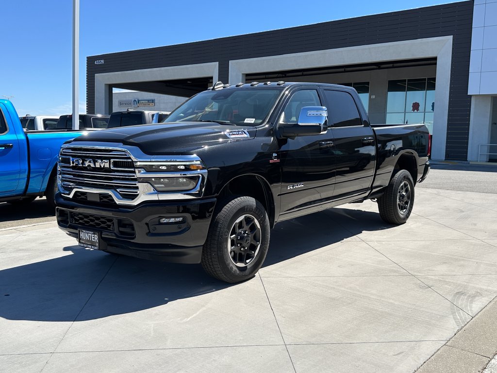New 2025 RAM 2500 Laramie w/ Towing Technology Group AWD/4WD image 2