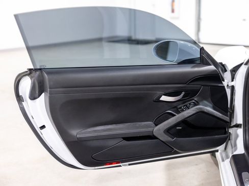 Used 2021 Porsche 718 Cayman GT4 image 27